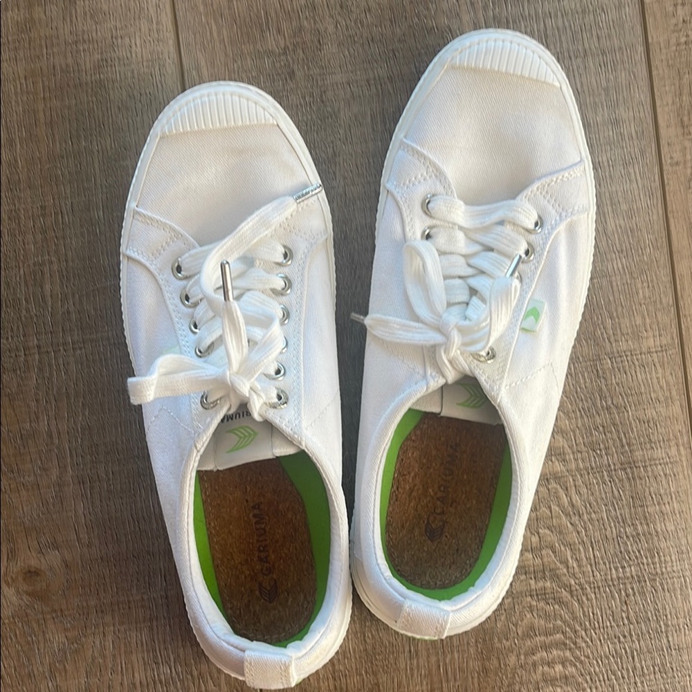 Cariuma Canvas Sneakers